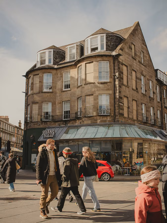 Ryan's of Edinburgh pub facade on a sunny day in Edinburgh's West End